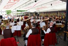 Blasmusikalische Feststimmung mit 3G-Sicherheit beim kleinen „Lochauer Dorffest“