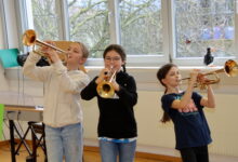 Instrumente zum Ausprobieren und Musikschullehrer zum Kennenlernen