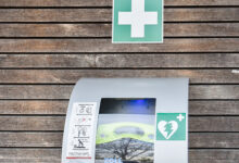 Leben retten – Zwei weitere Defibrillatoren in Lochau