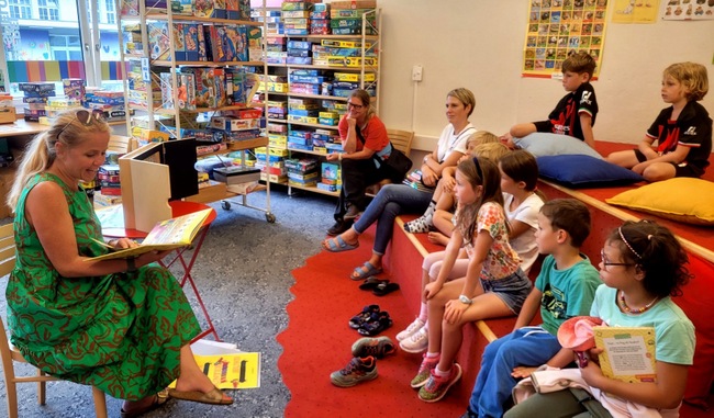 „Vorlesezeit“ mit Kinderbuchbloggerin Sonja Schöpf in der Bücherei