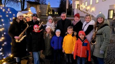 Weihnachtsmarkt im stimmungsvollen Ambiente von Schloss Hofen