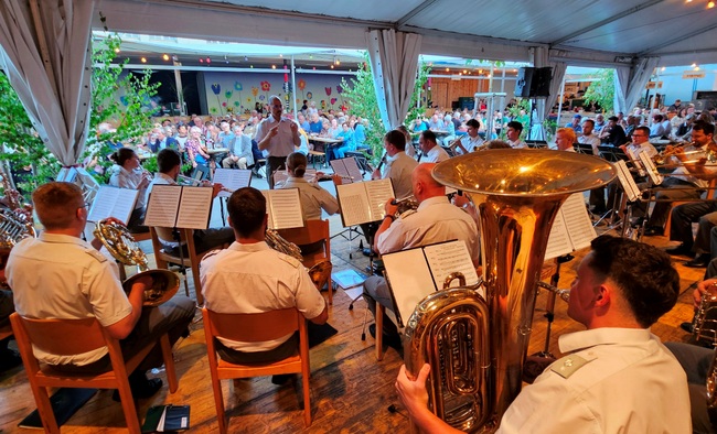 Großartige Stimmung beim „Sommerkonzert“ der Militärmusik Vorarlberg in Lochau