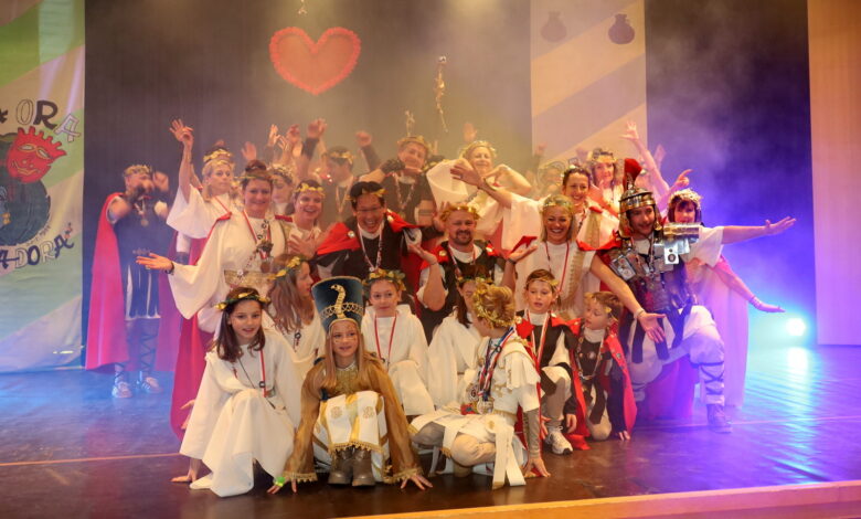 Großer Narrenfrühschoppen in Doren vereint Faschingsgilden aus dem ganzen Bezirk