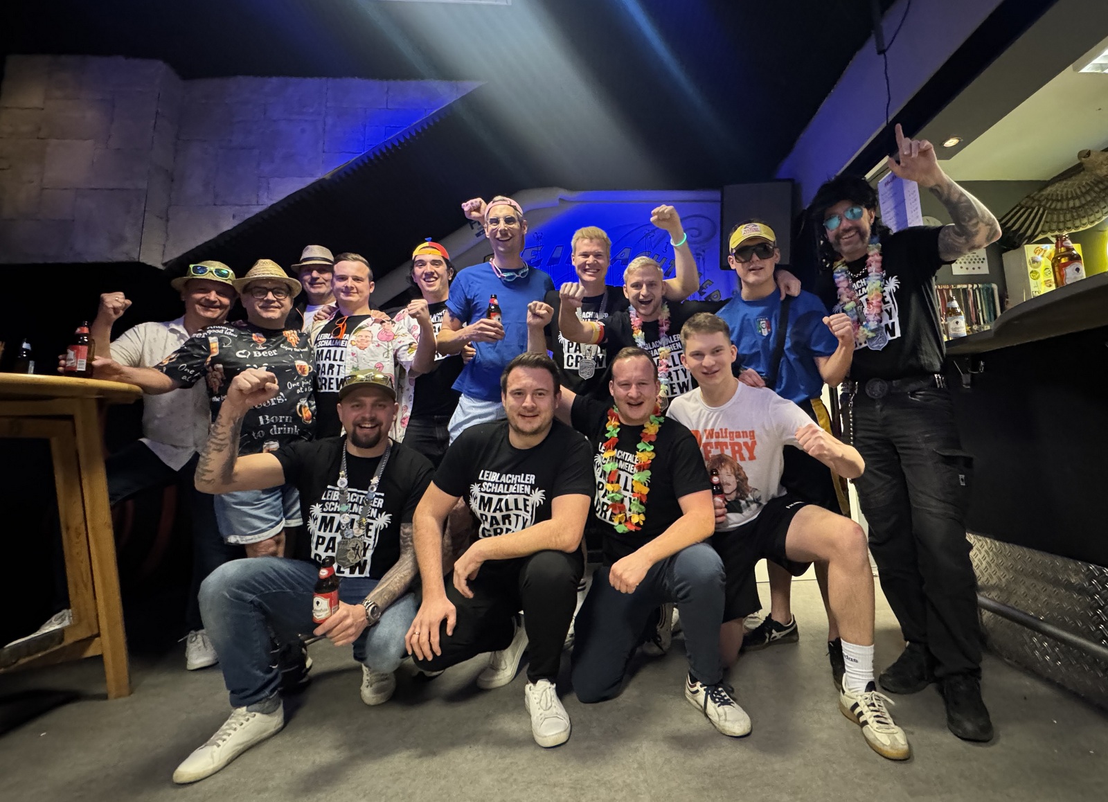 Schalmeienparty in der „Höll“