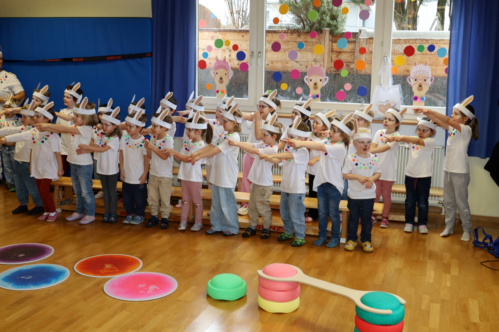 Leuchtende Augen in Hörbranz – Faschingsgilde zu Besuch in Kindergärten und Lebenshilfe