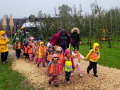 Prinz-OBSTHOF-Fuehrung-mit-Kindergarten-Dorf-10-2024-8