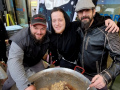 Weihnachtsmarkt-Gemeinde-C-STAeNDLE-plus-PERSONEN-27-11-2022-6GUGGAMUSIK